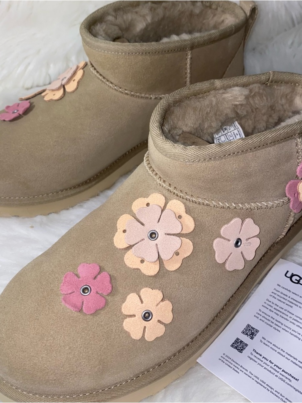 UGG Boots woman size 10 Floral Woman classic ultra mini fleur 
Mustard Seed - Picture 13 of 15
